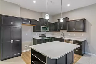 556 Foxhill Dr, Crescent Springs, KY 41017 - Photo 6