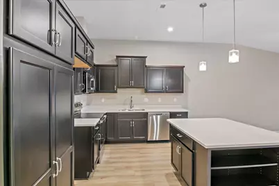 556 Foxhill Drive #12-303, Crescent Springs, KY 41017 - Photo 4