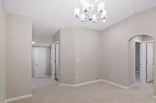 556 Foxhill Dr, Crescent Springs, KY 41017 - Photo 8