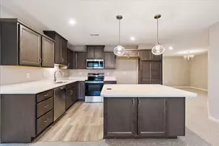 562 Foxhill Dr, Crescent Springs, KY 41017 - Photo 4