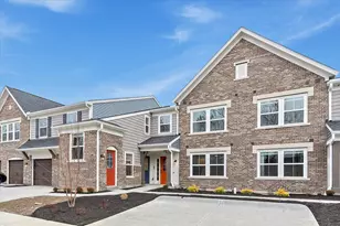 564 Foxhill Dr, Crescent Springs, KY 41017 - Photo 1