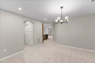 558 Foxhill Dr, Crescent Springs, KY 41017 - Photo 8