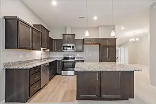 566 Foxhill Dr, Crescent Springs, KY 41017 - Photo 6