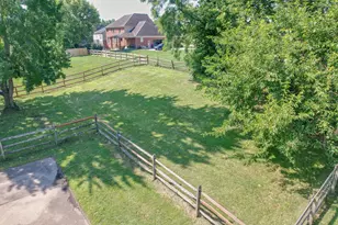 1012 Carpenters Trace, Villa Hills, KY 41017 - Photo 2