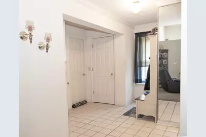 387 Deepwoods Drive, Newport, KY 41076 - Photo 2