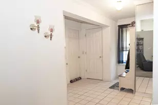 387 Deepwoods Dr, Newport, KY 41076 - Photo 2