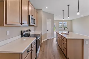 1321 Parkside Dr, Alexandria, KY 41001 - Photo 4