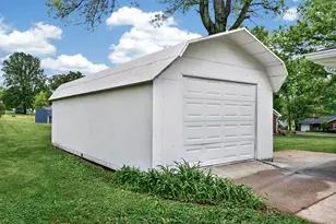 604 Robbins Ave S, Falmouth, KY 41040 - Photo 10