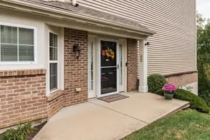 363 Riverbend Dr, Ludlow, KY 41016 - Photo 2