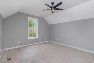 209 Pleasant St, Covington, KY 41011 - Photo 14