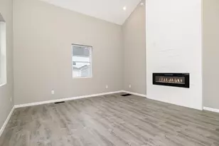 711 Roberts St, Newport, KY 41071 - Photo 2