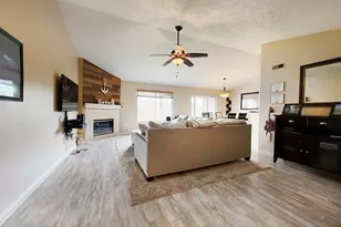 1460 Taramore Dr, Florence, KY 41042 - Photo 2