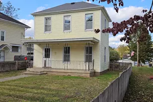 207 E 3rd St, Augusta, KY 41002 - Photo 2