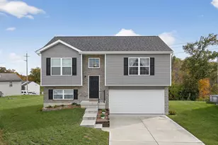 931 Shadowridge Dr, Elsmere, KY 41018 - Photo 1