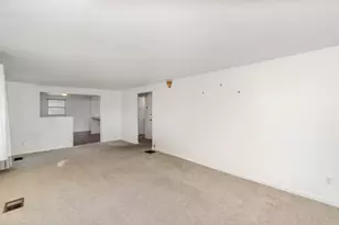 110 Hillside Dr, Florence, KY 41042 - Photo 8