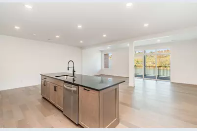 617 Manhattan Boulevard #302, Dayton, KY 41074 - Photo 6