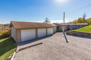 1921 Poplar Ridge Rd, Melbourne, KY 41059 - Photo 2