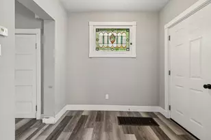 2043 Garrard St, Covington, KY 41014 - Photo 2