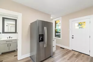 209 E 10th St, Covington, KY 41011 - Photo 6