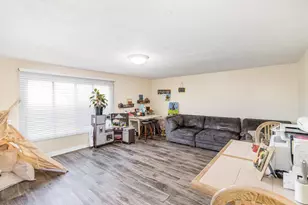 301 Garvey Ave, Elsmere, KY 41018 - Photo 4