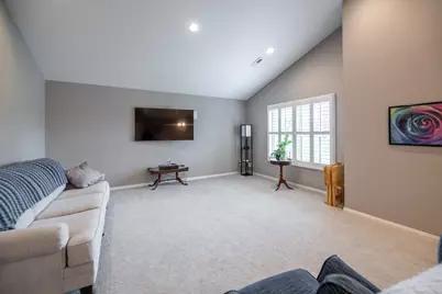 646 Hidden Pine Way, Crescent Springs, KY 41017 - Photo 6