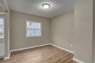 3903 Hunters Green Dr, Florence, KY 41042 - Photo 4