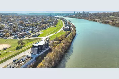 745 Manhattan Boulevard #303, Dayton, KY 41074 - Photo 2