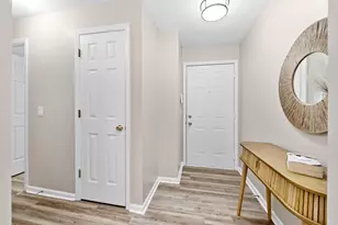 9 Meadow Ln, Highland Heights, KY 41076 - Photo 2