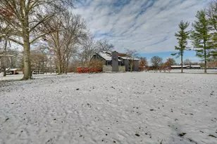 8657 Valleyview Dr, Florence, KY 41042 - Photo 6