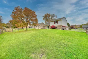 8724 Sentry Dr, Florence, KY 41042 - Photo 2