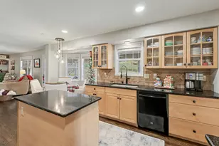 2228 Amsterdam Rd, Villa Hills, KY 41017 - Photo 10