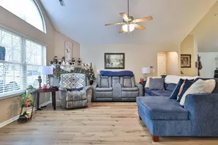 9131 Timberbrook Ln, Florence, KY 41042 - Photo 6