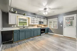 54 Pleasant Dr, Highland Heights, KY 41076 - Photo 2