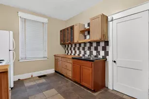 37 Parkview Ave, Newport, KY 41071 - Photo 8