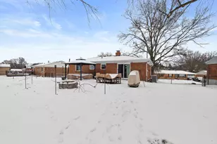 163 Raintree Rd, Florence, KY 41042 - Photo 4