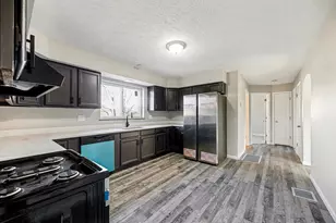 1 Ridgeview Ave, Florence, KY 41042 - Photo 2