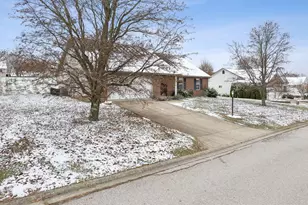 861 Meadowcrest Cir, Maysville, KY 41056 - Photo 32