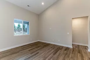 853 Amesbury Dr St, Florence, KY 41042 - Photo 4