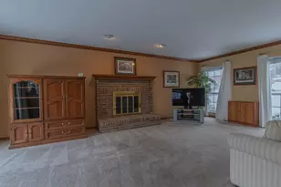 586 Rogers Rd, Villa Hills, KY 41017 - Photo 2