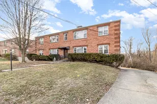 37 Holly Woods Dr, Fort Thomas, KY 41075 - Photo 2