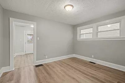 27 W 32nd Street, Covington, KY 41015 - Photo 8