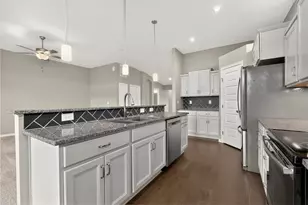 7523 Devonshire Dr, Alexandria, KY 41001 - Photo 2