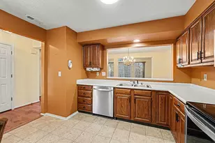 7055 Sweetwater Dr, Florence, KY 41042 - Photo 8