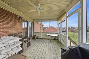 6921 Shadowridge Ct, Florence, KY 41042 - Photo 4