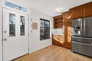 2730 Hurstland Ct, Crestview Hills, KY 41017 - Photo 2