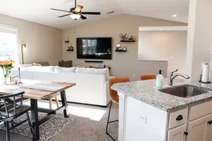 2418 Arezzo St, Fort Mitchell, KY 41017 - Photo 2