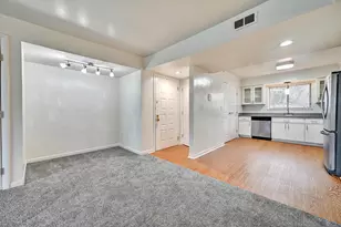 8 Eagle View Ln, Fort Thomas, KY 41075 - Photo 2