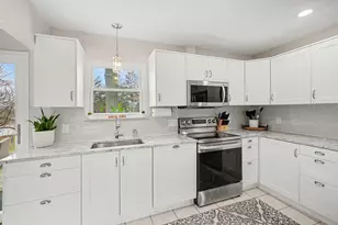 749 Meadow View Dr, Villa Hills, KY 41017 - Photo 8