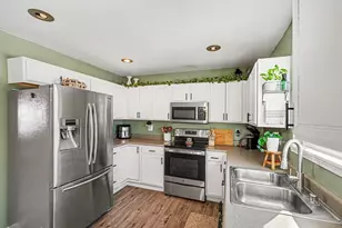 10125 Breezy Ln, Florence, KY 41042 - Photo 16