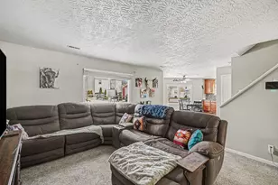 2366 Hummingbird Ln, Hebron, KY 41048 - Photo 6